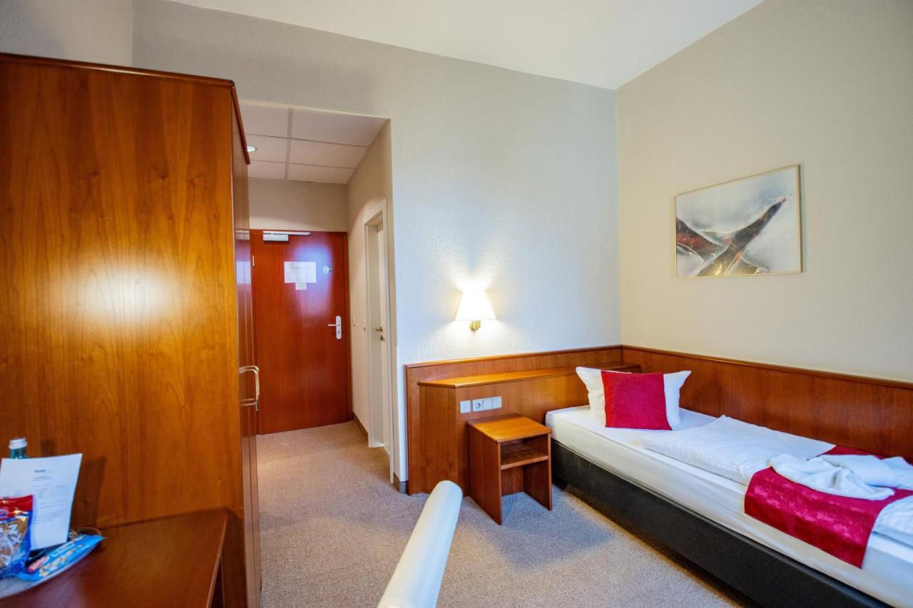 Seehotel Brandenburg An Der Havel Brielow Esterno foto